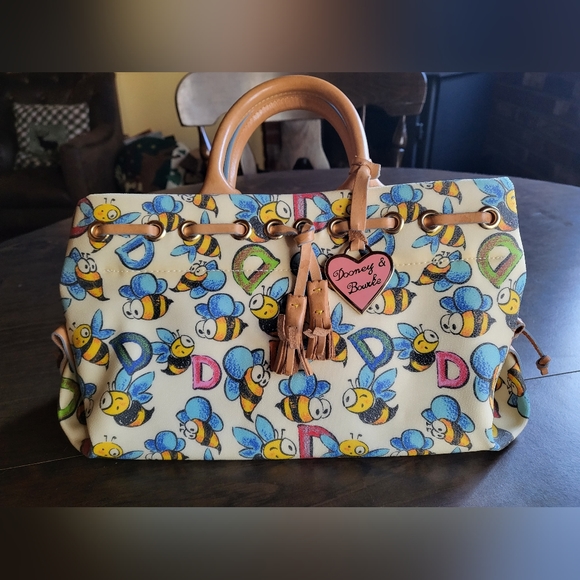 (1359) ABSOLUTELY STUNNING~  Dooney & Bourke Vintage Bee Print Tote - Picture 1 of 10